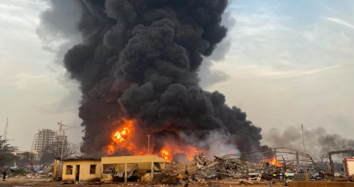 guinee-explosion-meurtriere-dans-un-depot-dhydrocarbures-du-port-de-conakry
