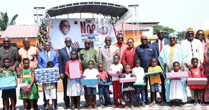 arbre-de-noel-a-koumassi-cisse-bacongo-cadeaute-plus-de-700-enfants