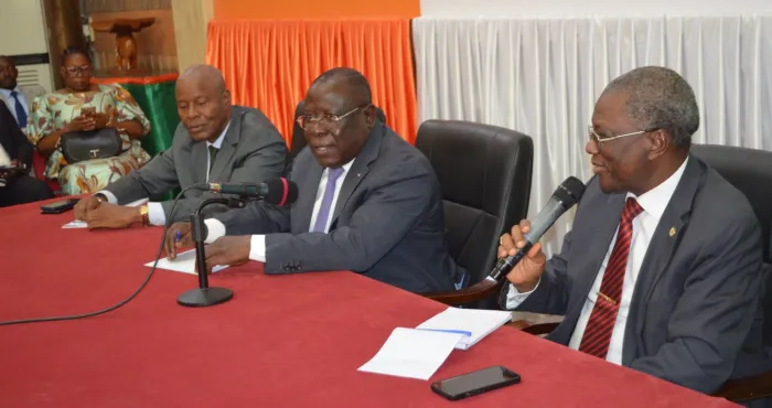 rencontre-avec-les-cadres-au-district-autonome-dabidjan-le-ministre-gouverneur-cisse-ibrahima-bacongo-invite-a-cultiver-la-loyaute-et-la-solidarite