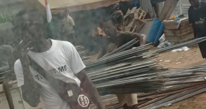 reportage-gare-routiere-dadjame-quand-les-apprentis-de-gbaka-intoxiquent-les-passagers