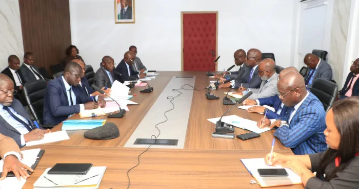 cote-divoire-pollution-olfactive-de-la-lagune-ebrie-les-ministres-jacques-assahore-konan-et-bouake-fofana-unissent-leurs-forces