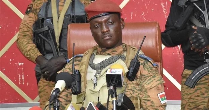 fourniture-de-lelectricite-au-mali-suspension-des-exportations-de-certains-produits-viviers-la-manipulation-et-le-gros-mensonge-du-capitaine-ibrahim-traore