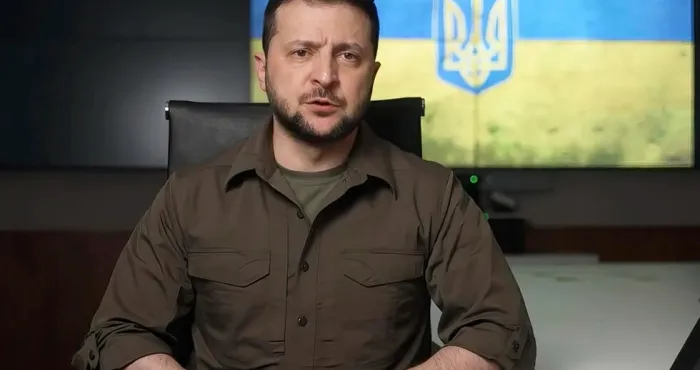 ukraine-zelensky-entame-sa-3e-annee-de-guerre-de-son-mandat