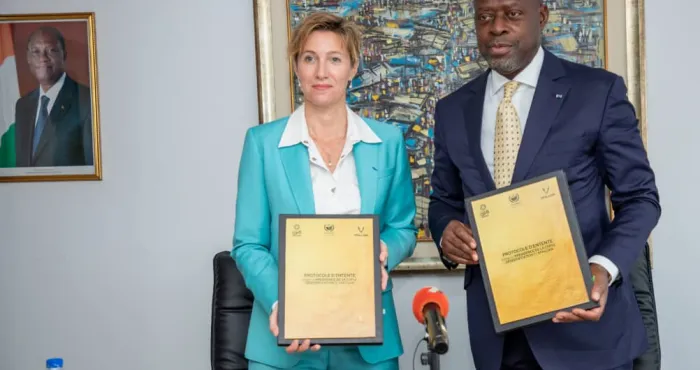 signature-dun-protocole-dentente-entre-la-presidence-de-la-cop15-desertification-et-spallian-pour-la-protection-de-lenvironnement