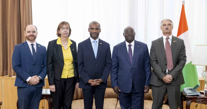 audience-du-vice-president-avec-lambassadeur-du-canada-le-diplomate-canadien-annonce-la-visite-prochaine-de-la-presidente-du-senat
