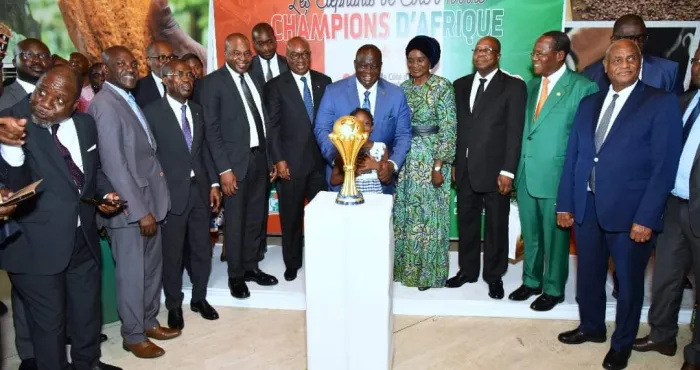 cote-divoire-tournee-du-trophee-au-conseil-cafe-cacao-idriss-diallo-reconnaissant-envers-lemonde-paysan