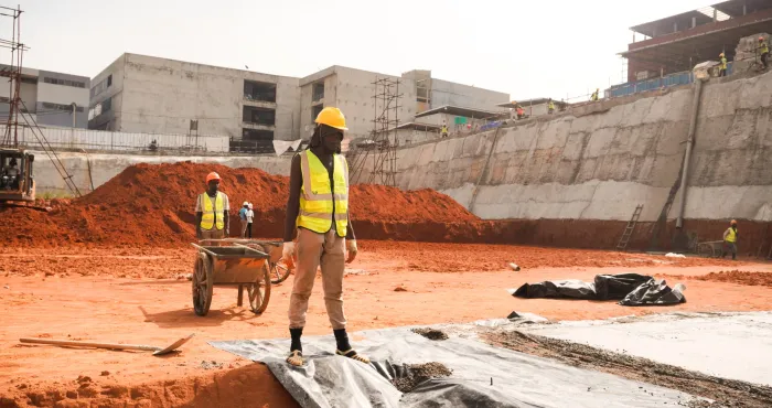 reportage-construction-du-nouveau-mache-gouro-dadjame-les-travaux-avancent-a-grands-pas