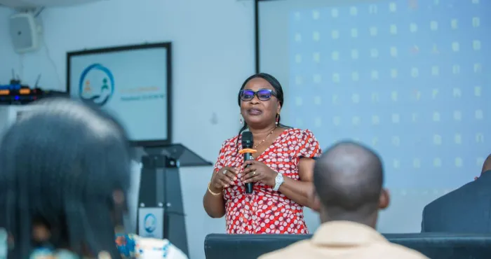 institut-de-formation-politique-amadou-gon-coulibaly-de-lofaci-a-la-presidence-du-cndh-le-parcours-exceptionnel-de-mme-namizata-sangare-explique-aux-auditeurs