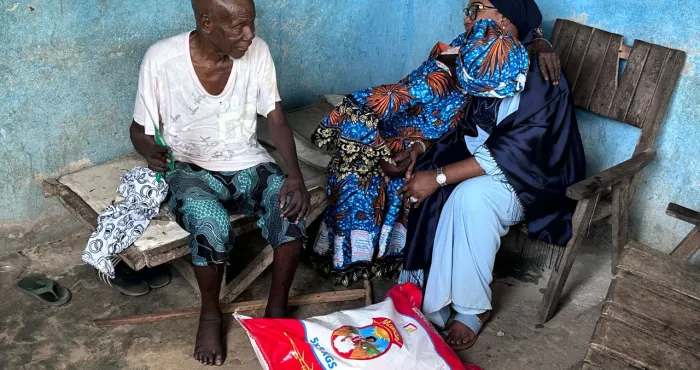 ramadan-solidarite-fatima-bamba-vole-au-secours-de-plusieurs-familles-a-anyama