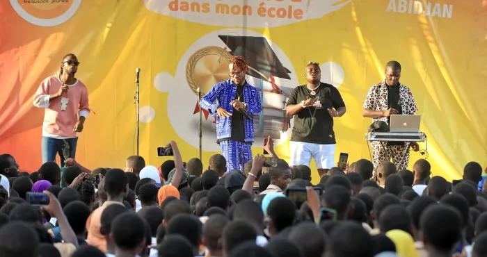 frequence-2-dans-mon-ecole-francky-dicaprio-met-le-feu-a-boundiali