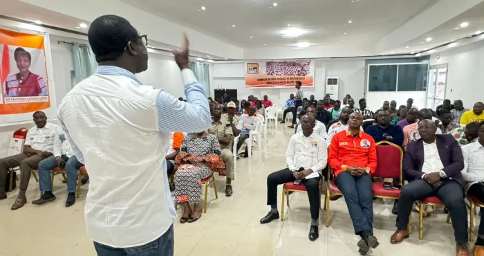 district-des-lacs-lifp-agc-forme-les-jeunes-du-rhdp-a-lengagement-politique