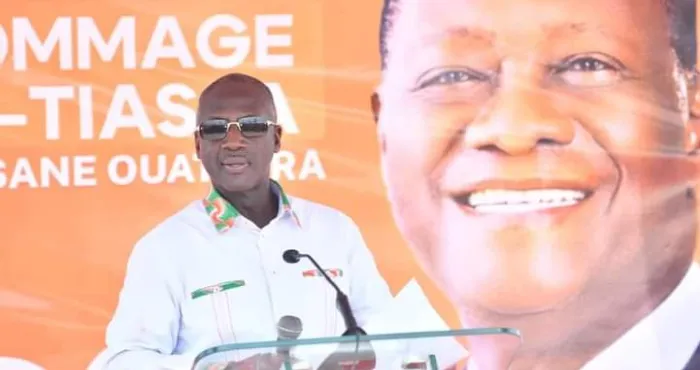 agboville-hommage-au-chef-de-letat-adama-bictogo-magnifie-alassane-ouattara