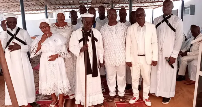 celebration-de-la-fete-du-travail-a-ahua-jacqueville-le-president-de-lunion-des-cadres-et-travailleurs-harristes-expose-quelques-uns-de-ses-projets