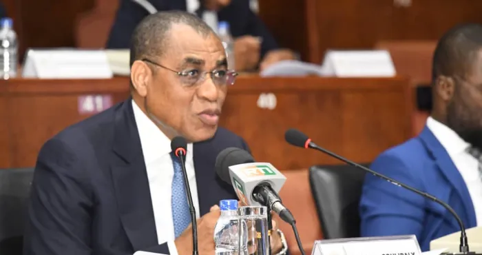 pretendu-retour-a-linitiative-ppte-adama-coulibaly-met-fin-au-debat-la-cote-divoire-nest-ni-un-pays-pauvre-ni-un-pays-tres-endette