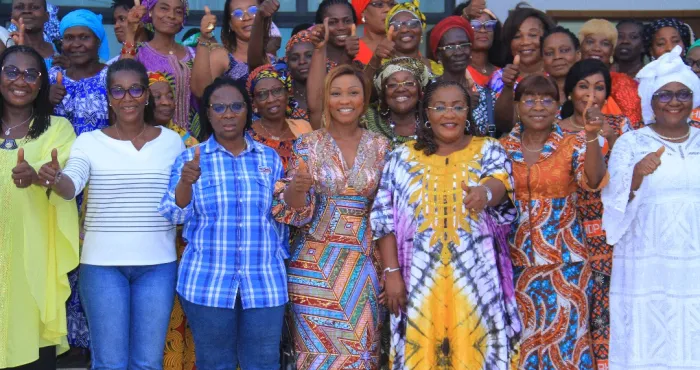 en-partance-pour-la-ceremonie-dhommage-a-ouattara-a-korhogo-la-presidente-de-luf-rhdp-passe-un-message-a-celle-de-la-region-du-gbeke