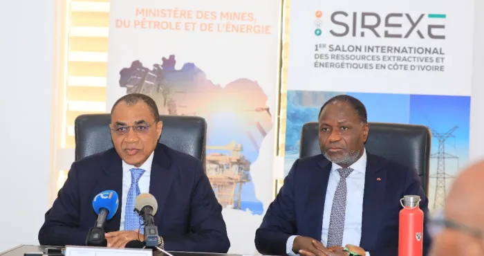 promouvoir-de-lenergie-renouvelable-une-convention-signee-pour-la-construction-dune-centrale-solaire-de-50-mwc-a-kong
