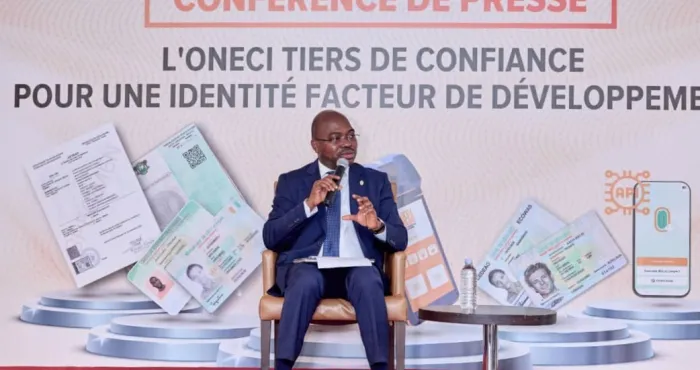 carte-nationale-didentite-900-000-cartes-en-attente-de-retrait-avertit-le-dg-de-loneci