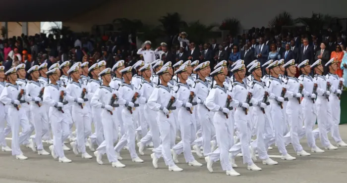 independance-de-la-cote-divoire-larmee-de-liberation-de-la-chine-prend-dassaut-grand-bassam