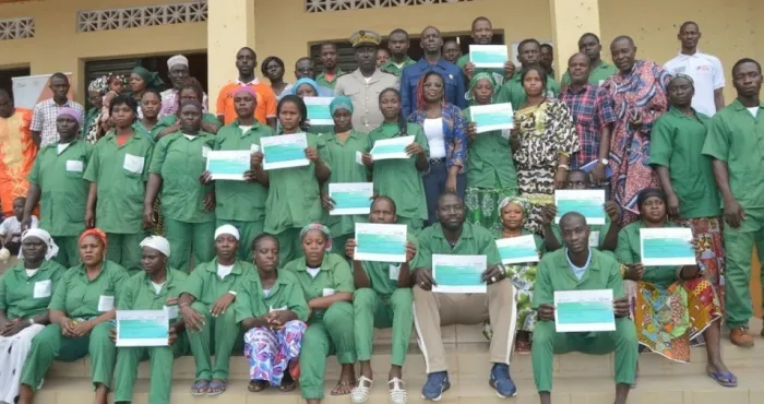 insertion-professionnelle-de-la-jeunesse-le-gouvernement-remet-des-cheques-a-pres-de-3000-jeunes