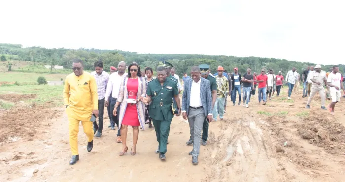 acquisition-de-terrains-des-militaires-a-akoupe-zeudji-la-chefferie-cede-les-terres