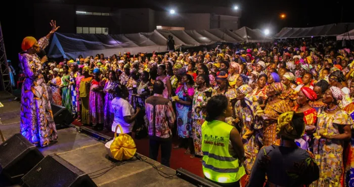 fondation-evangelique-victoire-les-femmes-se-donnent-un-temps-pour-confier-lannee-scolaire-a-dieu