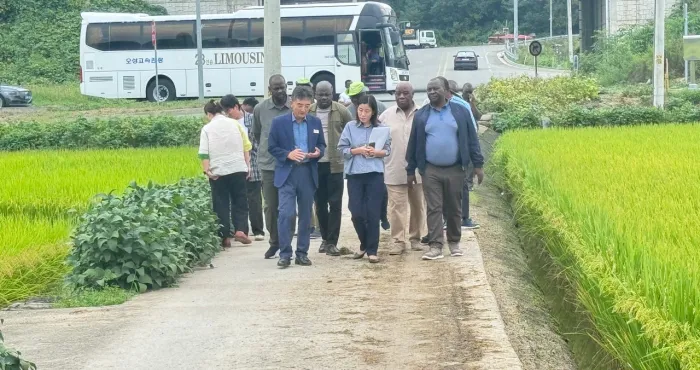 mecanisation-de-lagriculture-ivoirienne-le-ministre-detat-adjoumani-obtient-le-soutien-de-la-fondation-coreenne