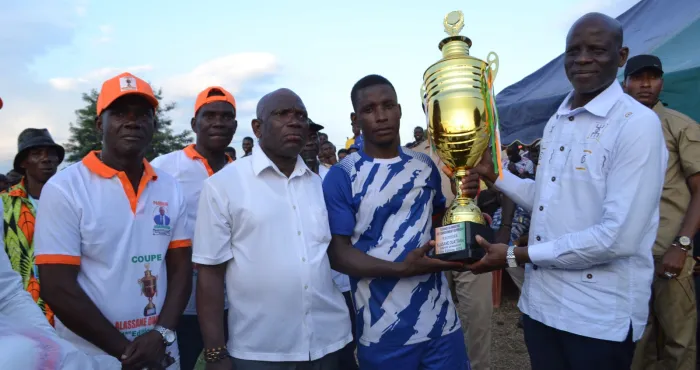 gagnoa-le-ministre-adama-diawara-recompense-les-finalistes-du-tournoi-alassane-ouattara-a-dahiepa-kehi