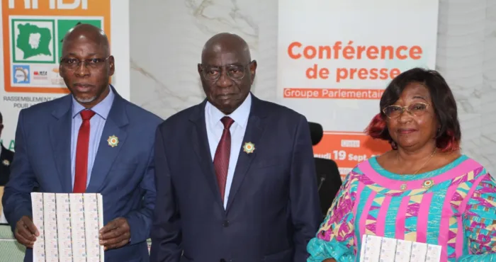 sensibilisation-pour-une-inscription-massive-sur-la-liste-electorale-les-166-deputes-du-rhdp-se-deploient-sur-le-terrain