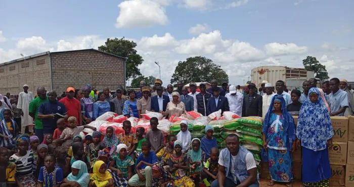 visite-au-camp-de-niornigue-ouango-les-deputes-rhdp-font-dimportants-dons-aux-refugies