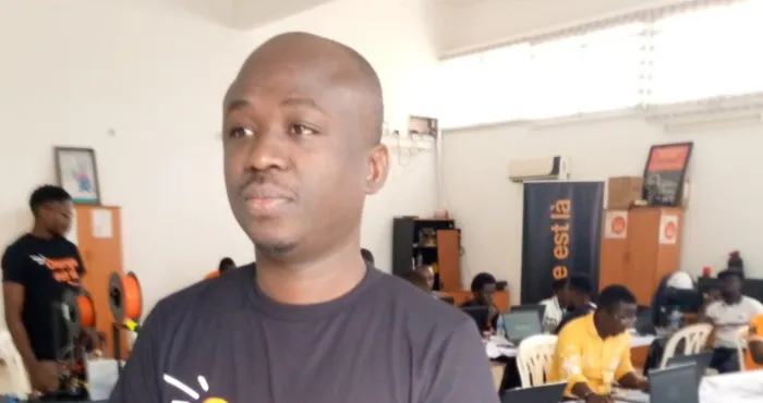 initiation-au-numerique-les-jeunes-de-bondoukou-formes-aux-techniques-dimpression-3d-par-orange-ci