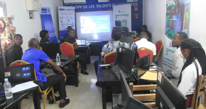 employabilite-des-jeunes-la-chaire-unesco-presente-son-centre-dincubation-et-deroule-son-programme