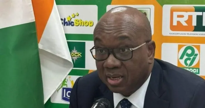 footballe-ivoirien-le-president-de-la-fif-et-les-arbitres-professionnels-se-sont-parle