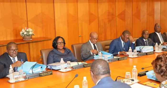 cote-divoire-le-budget-de-letat-pour-2023-se-solde-par-un-excedent-de-38-6-milliards-fcfa