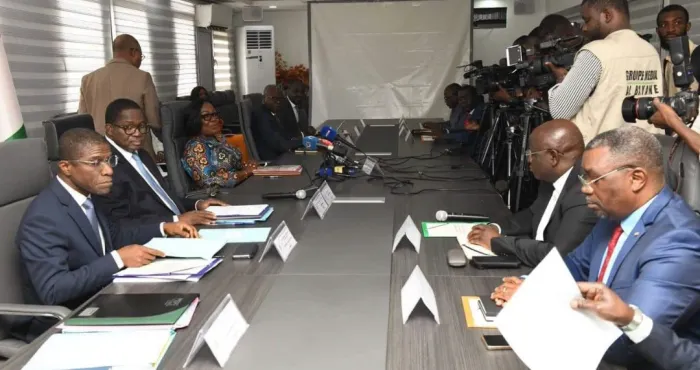 comite-consultatif-de-la-fonction-publique-anne-ouloto-et-les-acteurs-se-sont-parles