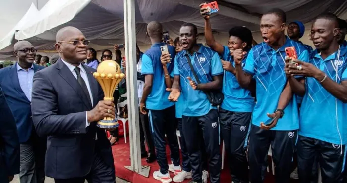 cote-divoire-can-2023-le-trophee-fait-escale-a-linjs