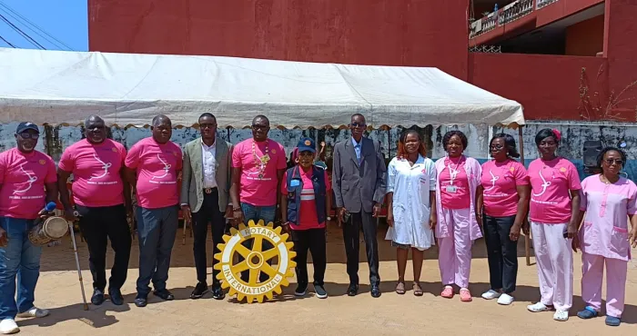 octobre-rose-a-grand-bassam-le-rotary-club-ocean-en-guerre-contre-le-cancer-du-sein-et-du-col-de-luterus