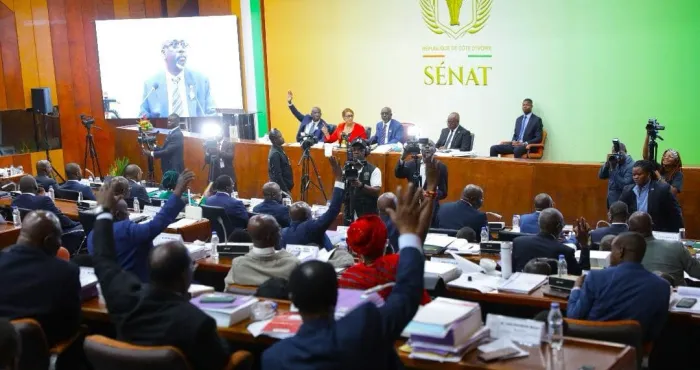 budget-programme-le-senat-adopte-les-budgets-des-ministeres-de-la-formation-de-la-recherche-et-de-leducation-nationale