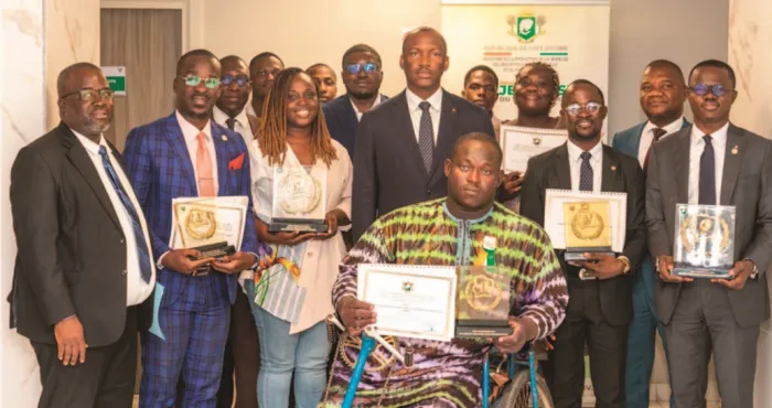 prix-national-dexcellence-pour-la-promotion-de-la-jeunesse-mamadou-toure-salue-le-merite-des-laureats-de-ledition-2024