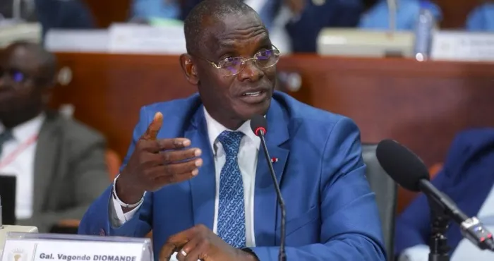 projet-du-budget-2025-les-senateurs-donnent-carte-blanche-au-ministre-vagondo-diomande