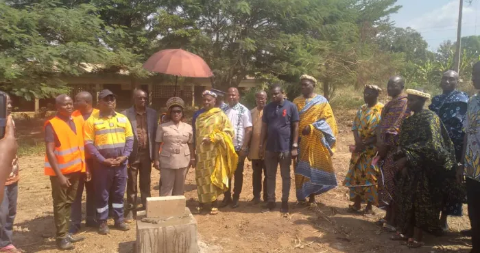 kimoukro-une-societe-miniere-fait-don-de-trois-classes-et-dune-cantine