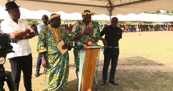 nigui-nanou-parrain-de-la-fete-de-ebeb-le-ministre-adje-silas-metch-aux-populations-tournons-le-dos-aux-propos-haineux