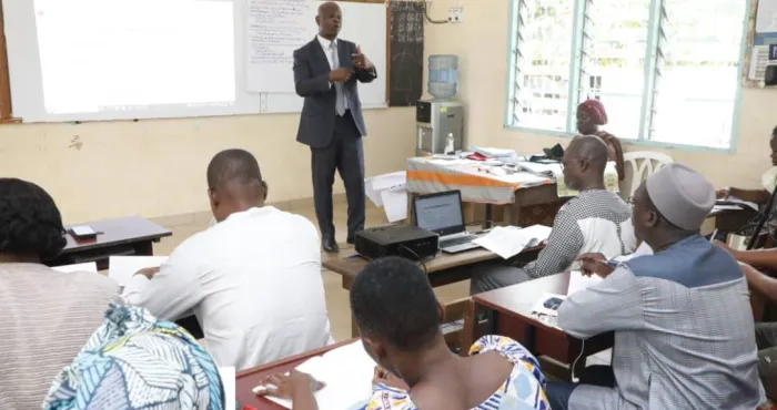 mise-en-oeuvre-du-programme-national-damelioration-des-premiers-apprentissages-scolaires-20-000-directeurs-decole-en-formation