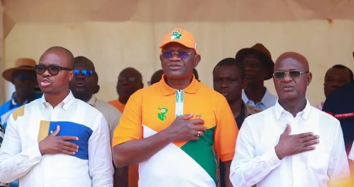cote-divoire-le-ministre-adje-silas-metch-inaugure-un-terrain-de-basketball-moderne-a-dabou