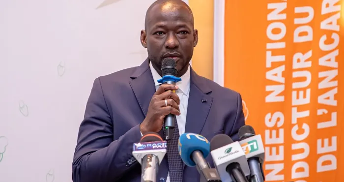 journees-nationales-du-coton-et-de-lanacarde-plus-de-5000-participants-attendus-au-parc-des-expositions-dabidjan-2