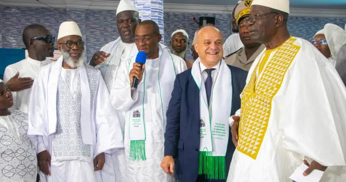 celebration-du-121e-anniversaire-de-la-mosquee-centrale-de-grand-bassam-le-president-ouattara-offre-20-millions-et-2-vehicules-a-la-communaute-musulmane