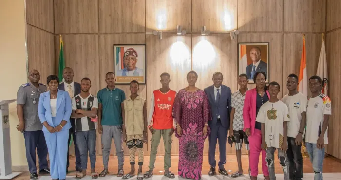 trafic-humain-au-nigeria-chantal-fanny-vice-presidente-du-senat-aux-cotes-de-lambassade-de-cote-divoire-pour-le-rapatriement-de-jeunes-ivoiriens