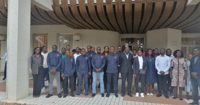 formation-des-anciens-etudiants-offrent-du-materiel-didactique-a-lestp-de-yamoussoukro