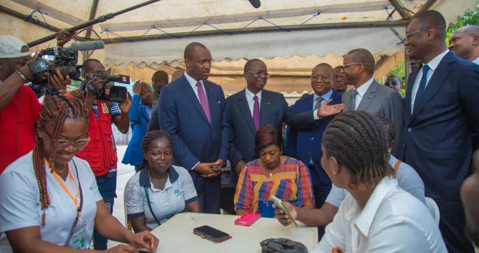 foire-de-lemploi-et-du-recrutement-5-ministres-passent-des-messages-forts-aux-jeunes