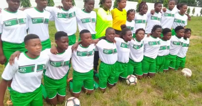 football-feminin-ligue-2-la-fif-autorise-lutilisation-de-cinq-joueuses-de-plus-de-20-ans-par-rencontre