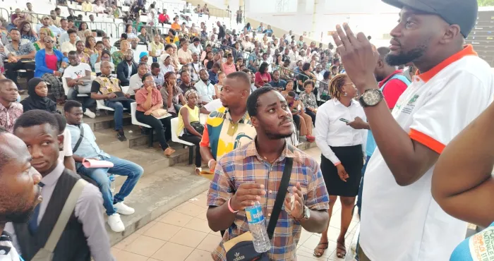 foire-de-lemploi-et-de-lentrepreneuriat-une-ruche-dopportunites